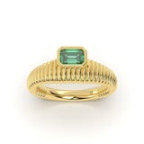 Green Emerald Diamond Ring