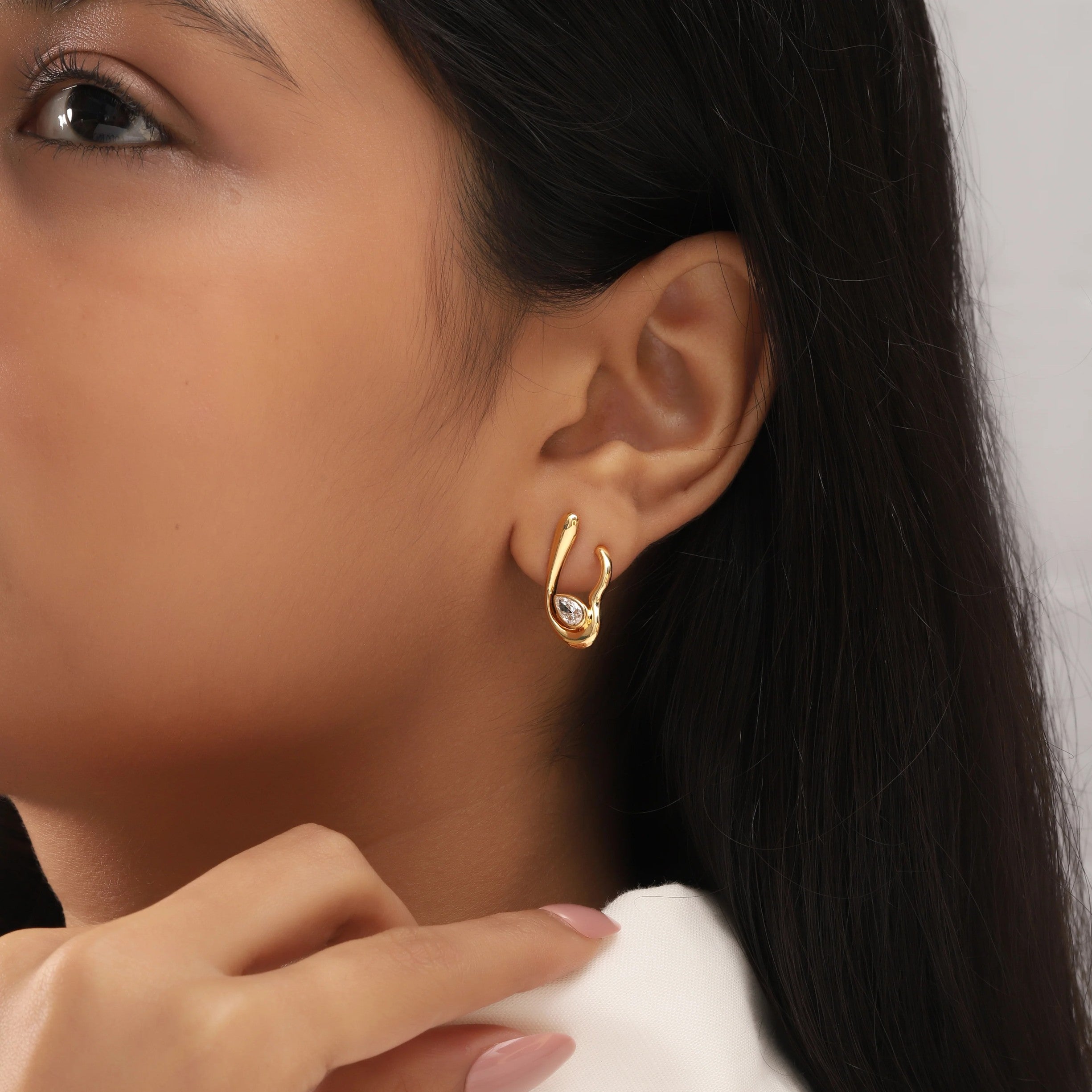 Pear Diamond Leher Drop