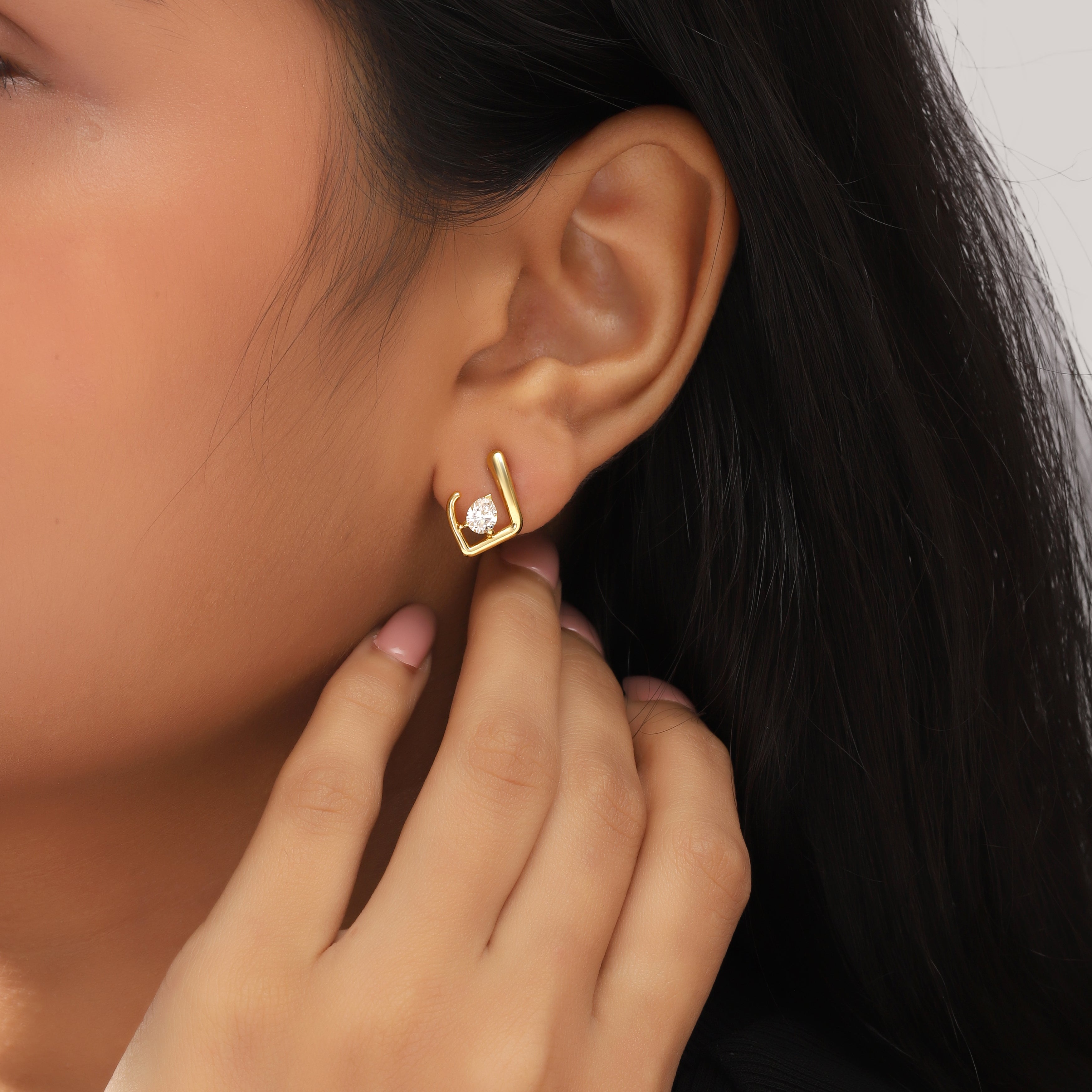 Pear Diamond Leher Studs