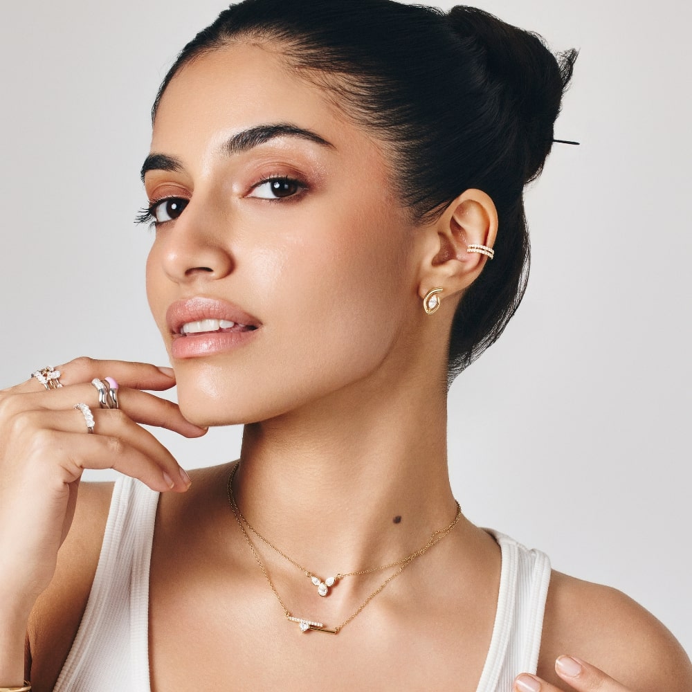 Minimalist silver pendant with lab-grown diamond centerpiece